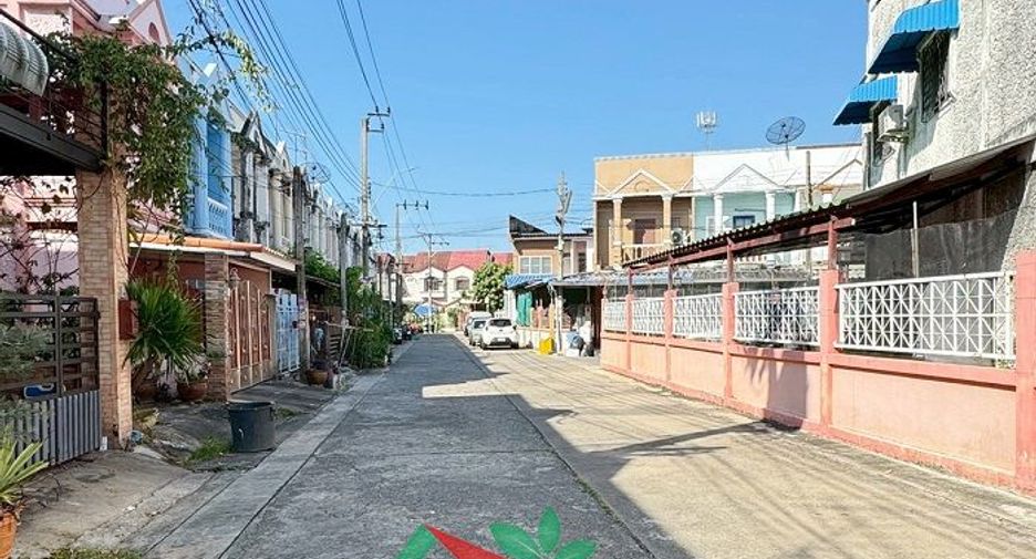 出售 2 卧室 联排别墅 在 Nong Khaem, 曼谷