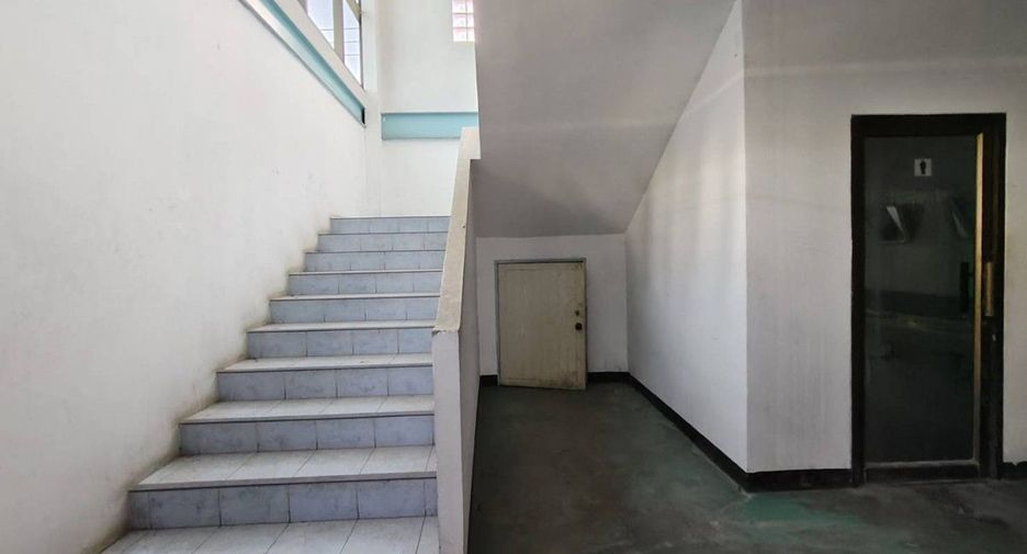 For rent 4 bedrooms warehouse in Bang Phli, Samut Prakan