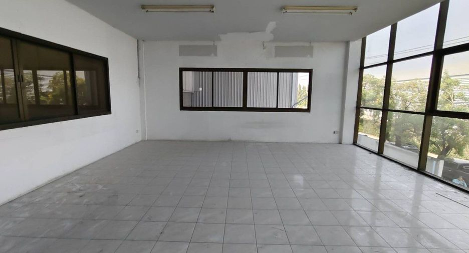 For rent 4 bedrooms warehouse in Bang Phli, Samut Prakan