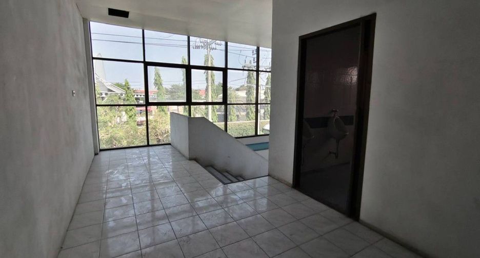 For rent 4 bedrooms warehouse in Bang Phli, Samut Prakan
