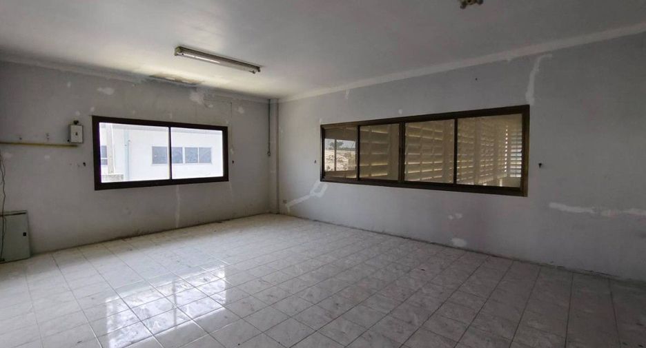 For rent 4 bedrooms warehouse in Bang Phli, Samut Prakan