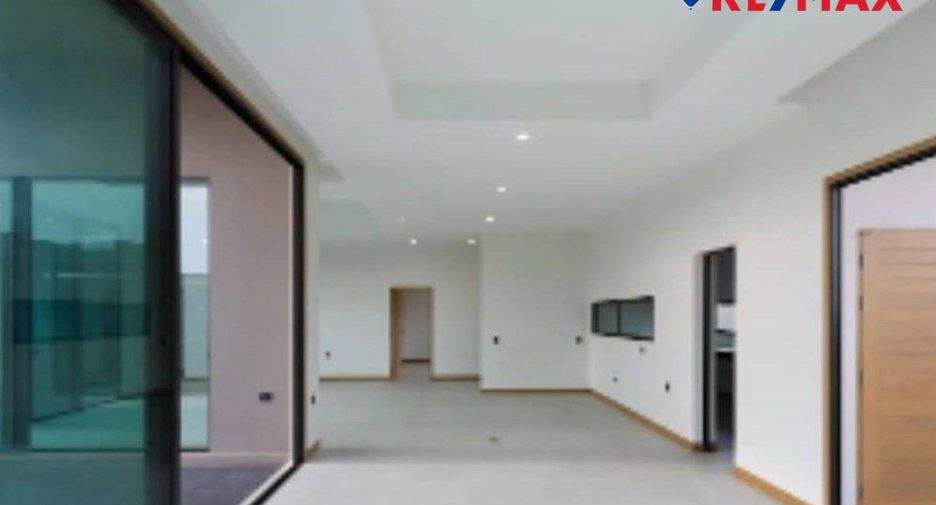 For sale 3 bedrooms house in Huay Yai, Pattaya