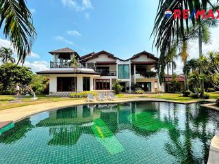 Haus zum Kauf mit 7 Zimmer in Bang Saray, Pattaya