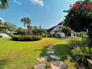 Haus zum Kauf mit 7 Zimmer in Bang Saray, Pattaya