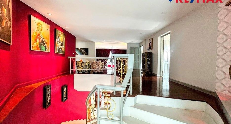 Haus zum Kauf mit 7 Zimmer in Sattahip, Chonburi