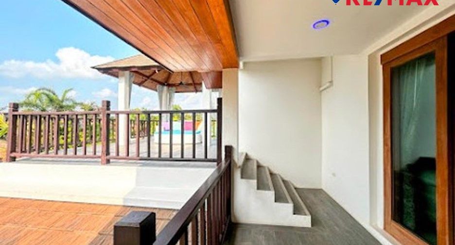 Haus zum Kauf mit 7 Zimmer in Sattahip, Chonburi