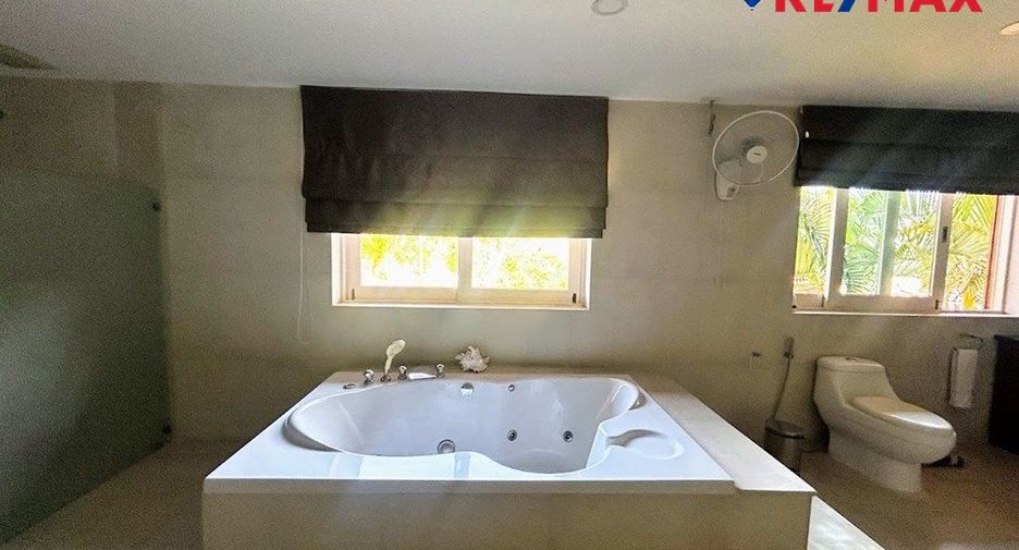 Haus zum Kauf mit 7 Zimmer in Sattahip, Chonburi