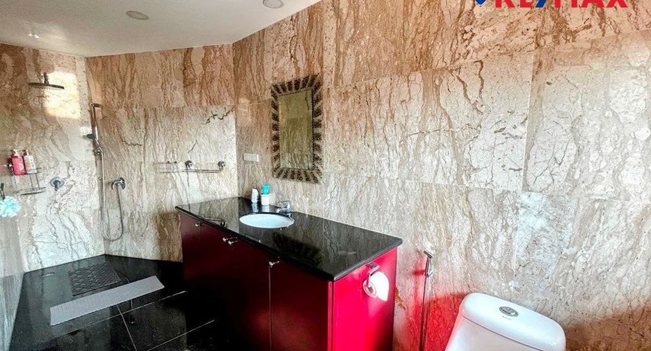Haus zum Kauf mit 7 Zimmer in Sattahip, Chonburi