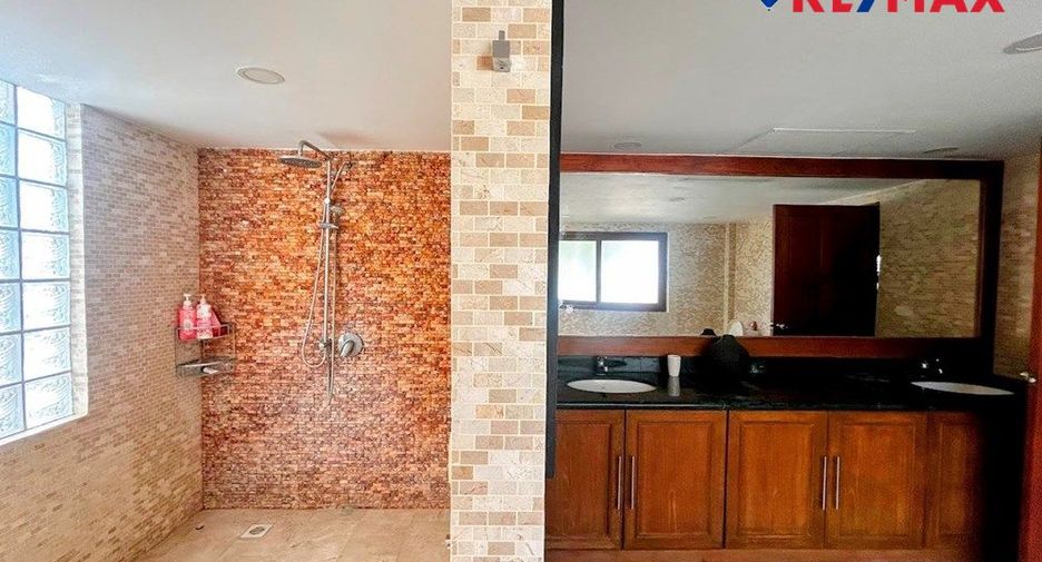 Haus zum Kauf mit 7 Zimmer in Sattahip, Chonburi