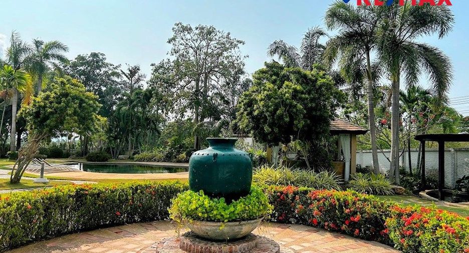Haus zum Kauf mit 7 Zimmer in Sattahip, Chonburi