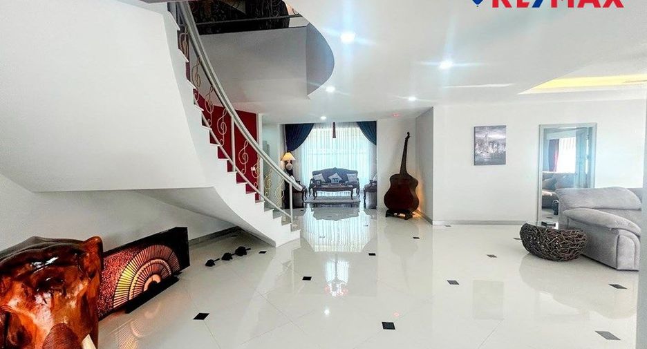 Haus zum Kauf mit 7 Zimmer in Sattahip, Chonburi