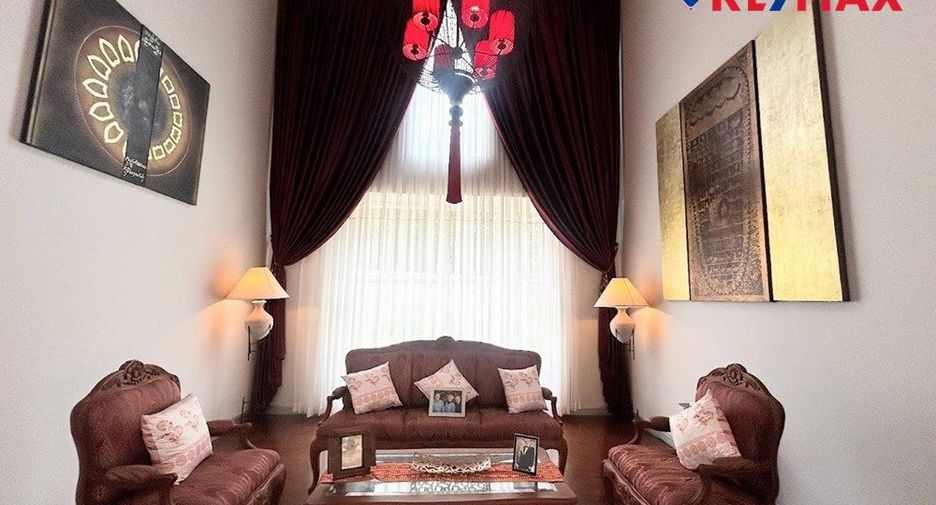 Haus zum Kauf mit 7 Zimmer in Sattahip, Chonburi