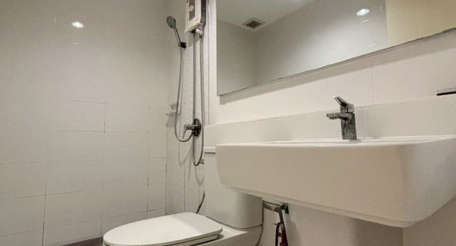 For sale 2 bedrooms townhouse in Mueang Samut Prakan, Samut Prakan