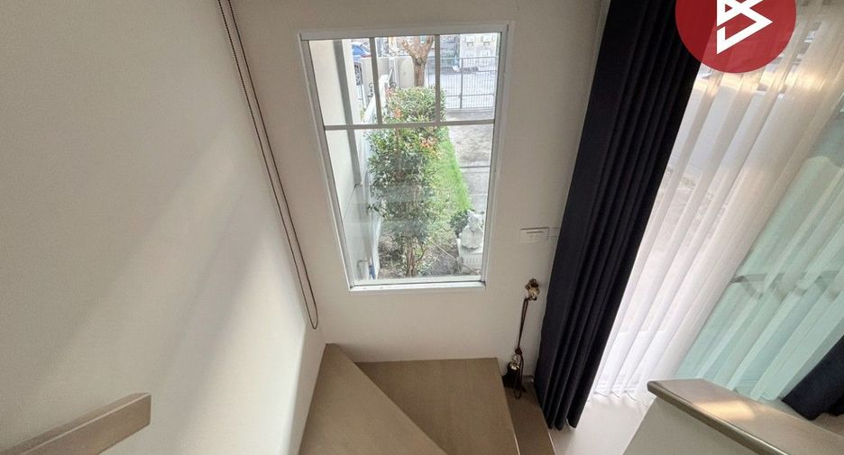 For sale 2 bedrooms townhouse in Mueang Samut Prakan, Samut Prakan