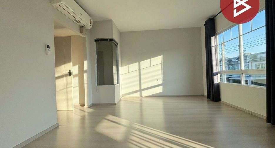 For sale 2 bedrooms townhouse in Mueang Samut Prakan, Samut Prakan