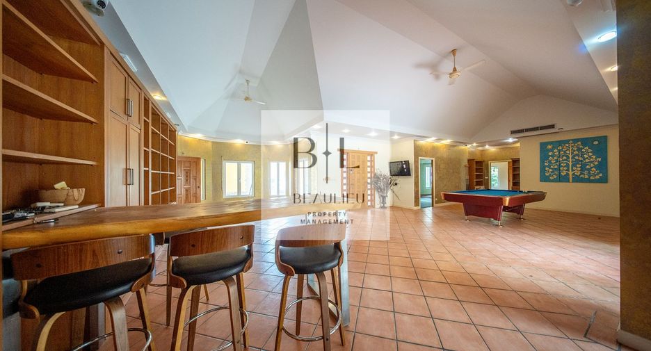 For sale 5 ベッドルーム house in Huay Yai, Pattaya
