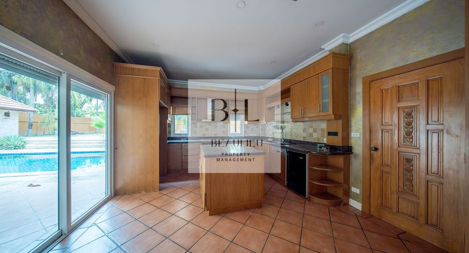 For sale 5 ベッドルーム house in Huay Yai, Pattaya