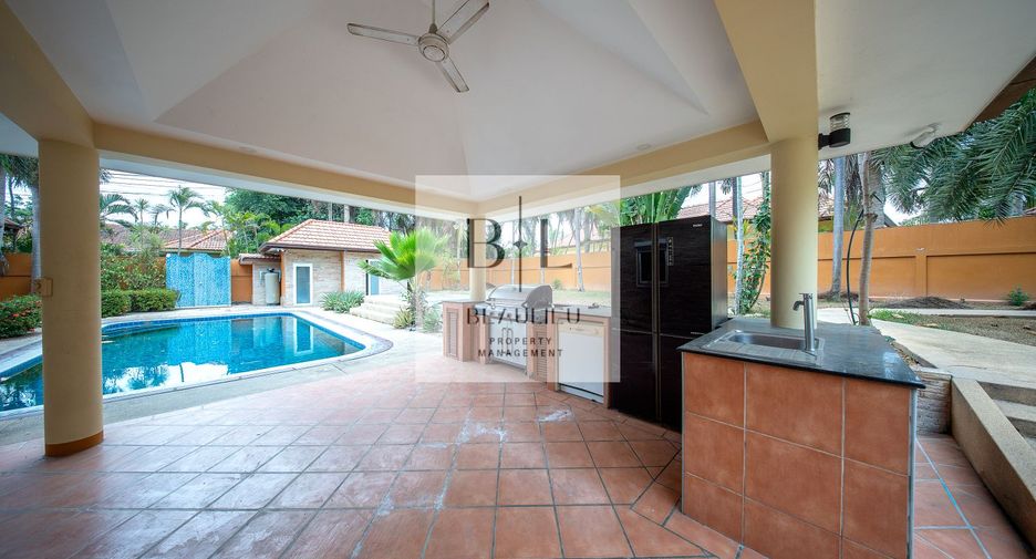 For sale 5 ベッドルーム house in Huay Yai, Pattaya
