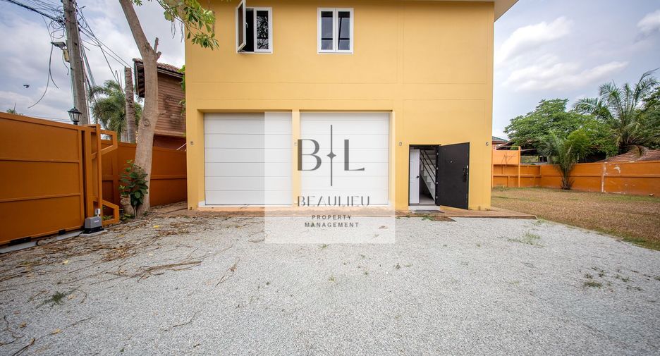 For sale 5 ベッドルーム house in Huay Yai, Pattaya
