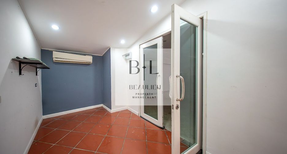 For sale 5 ベッドルーム house in Huay Yai, Pattaya