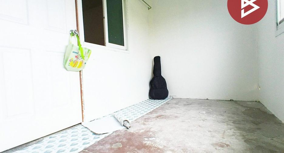 For sale 2 bedrooms townhouse in Min Buri, Bangkok