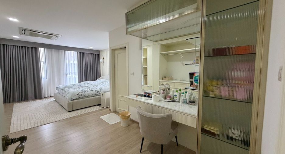 Reihenhaus zum Kauf mit 5 Zimmer in Chom Thong, Bangkok