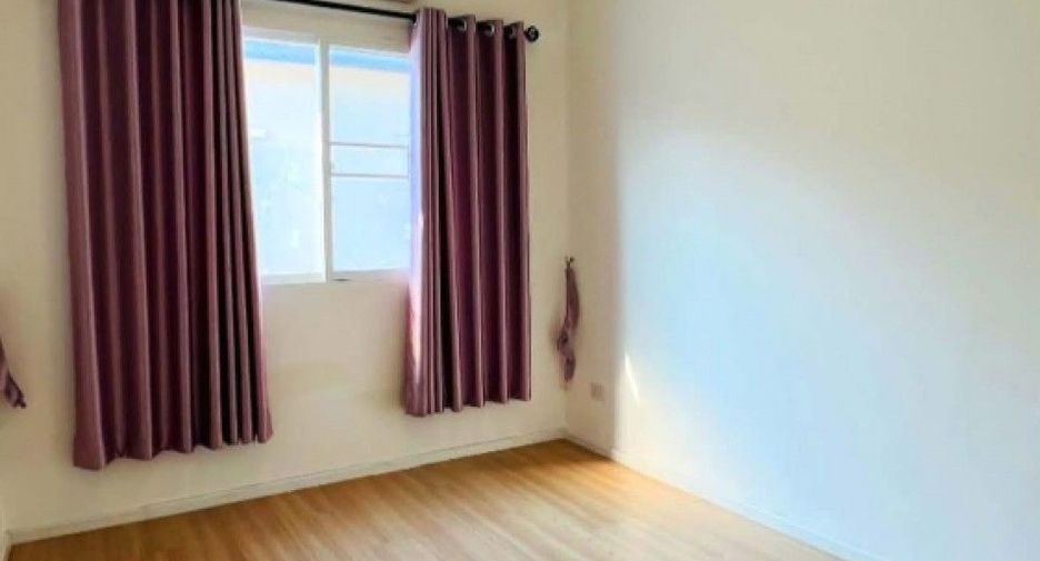 Reihenhaus zum Kauf mit 3 Zimmer in Phra Pradaeng, Samut Prakan