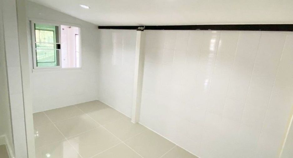 Продажа 3 спальни таунхаус в Khlong Luang, Патумтани