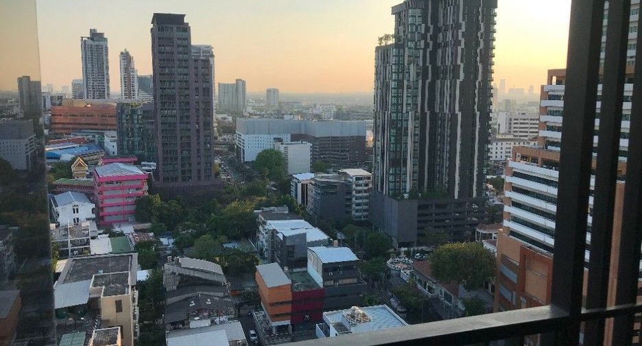 For rent 1 Beds condo in Watthana, Bangkok