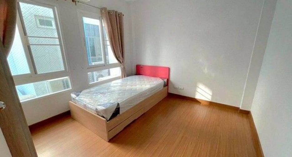 Haus zur Miete mit 3 Zimmer in Bang Kho Laem, Bangkok