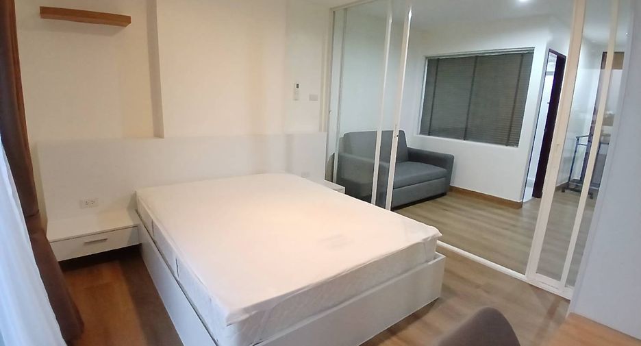 À louer 1 chambre condo à Huai Khwang, Bangkok