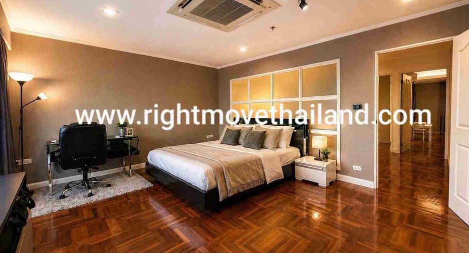 For sale 3 bedrooms condo in Watthana, Bangkok