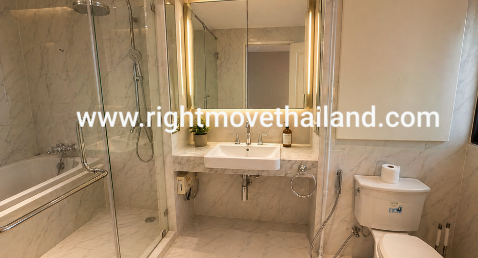 For sale 3 bedrooms condo in Watthana, Bangkok