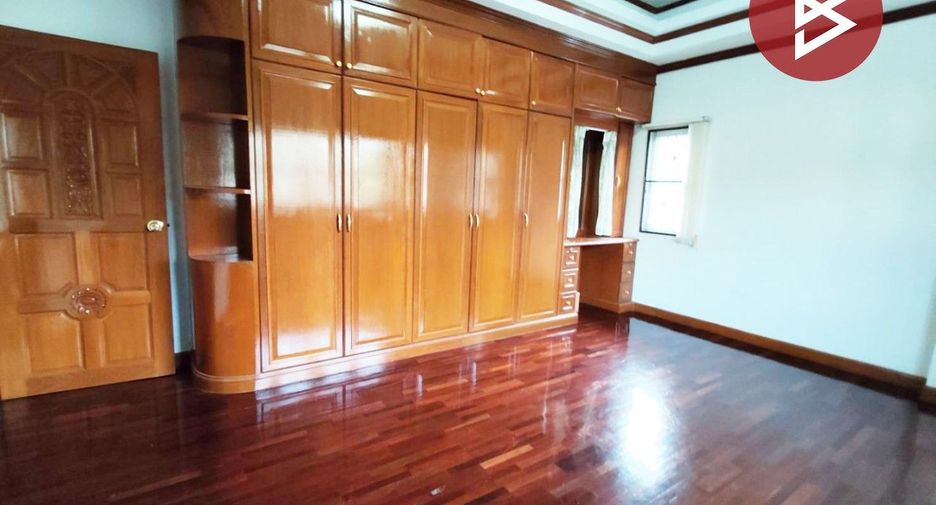 For sale 6 bedrooms house in Nong Chok, Bangkok