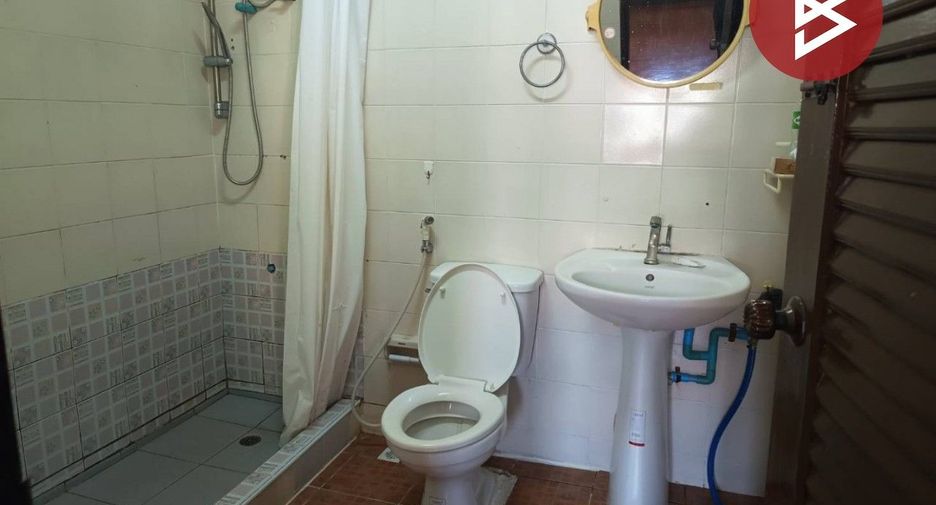 For sale 3 bedrooms townhouse in Wang Thonglang, Bangkok