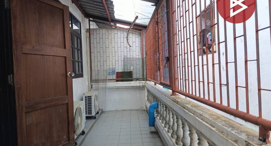 For sale 3 bedrooms townhouse in Wang Thonglang, Bangkok