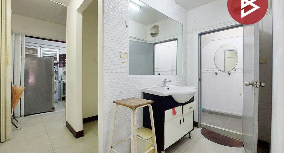 For sale 2 bedrooms retail Space in Lat Phrao, Bangkok