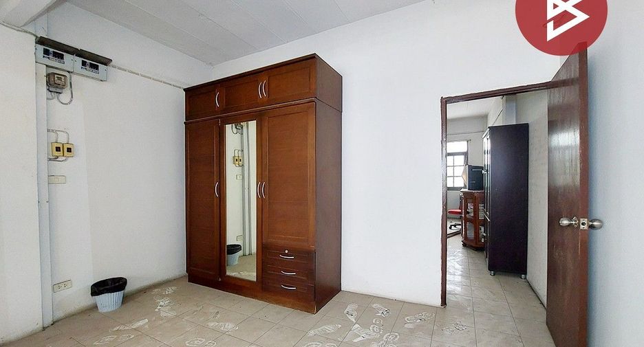 For sale 2 bedrooms retail Space in Lat Phrao, Bangkok