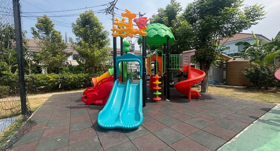 For sale 3 bedrooms townhouse in Bang Phli, Samut Prakan