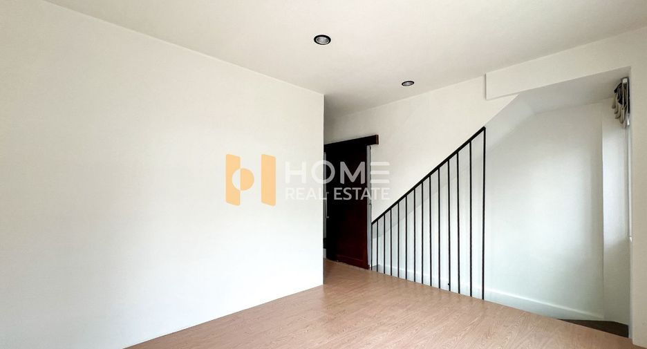 For sale 3 bedrooms townhouse in Bang Kapi, Bangkok