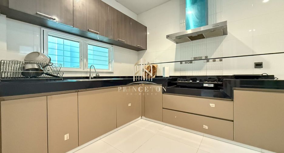Haus zur Miete mit 4 Zimmer in Bang Phli, Samut Prakan