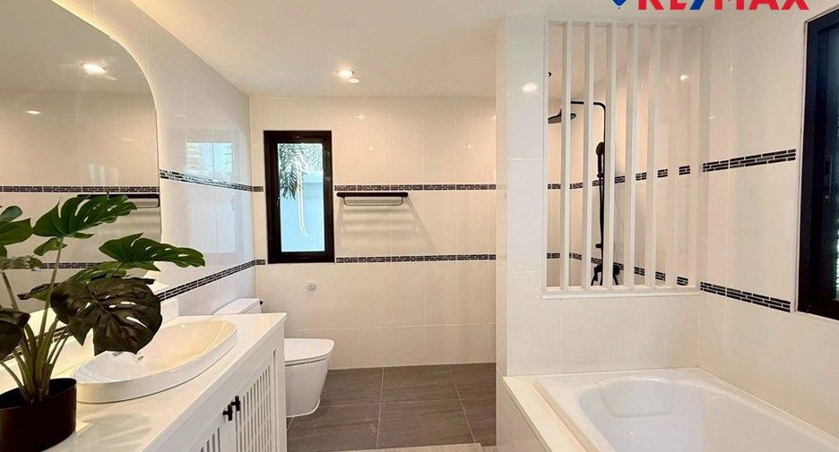 For sale 3 bedrooms house in East Pattaya, Pattaya