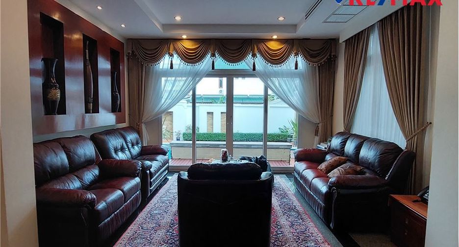 For sale 7 bedrooms house in Pratumnak, Pattaya