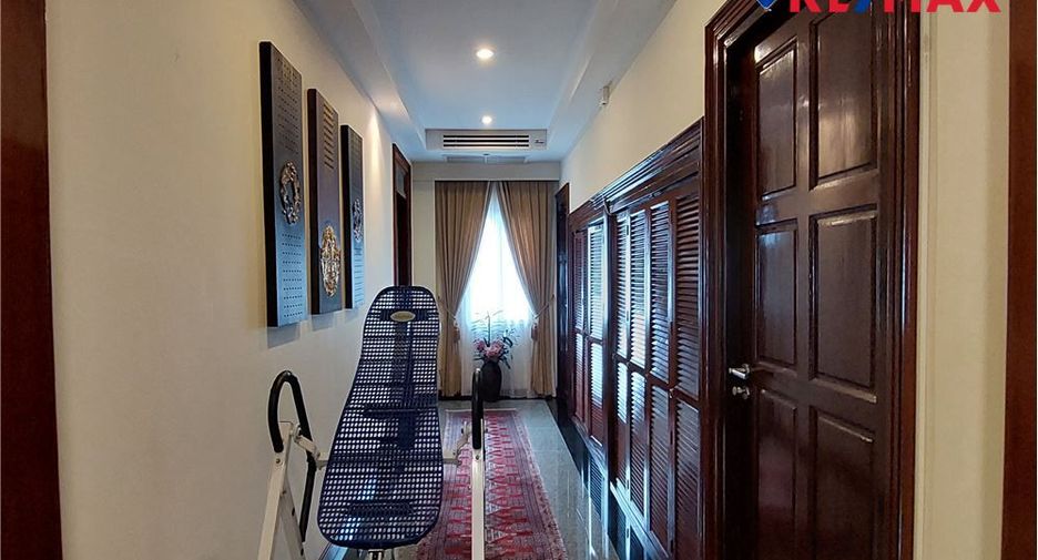 For sale 7 bedrooms house in Pratumnak, Pattaya