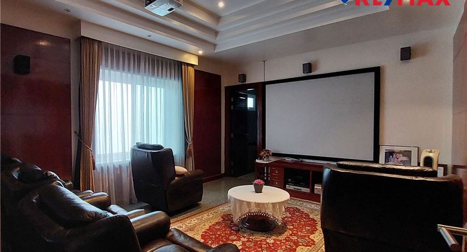 For sale 7 bedrooms house in Pratumnak, Pattaya