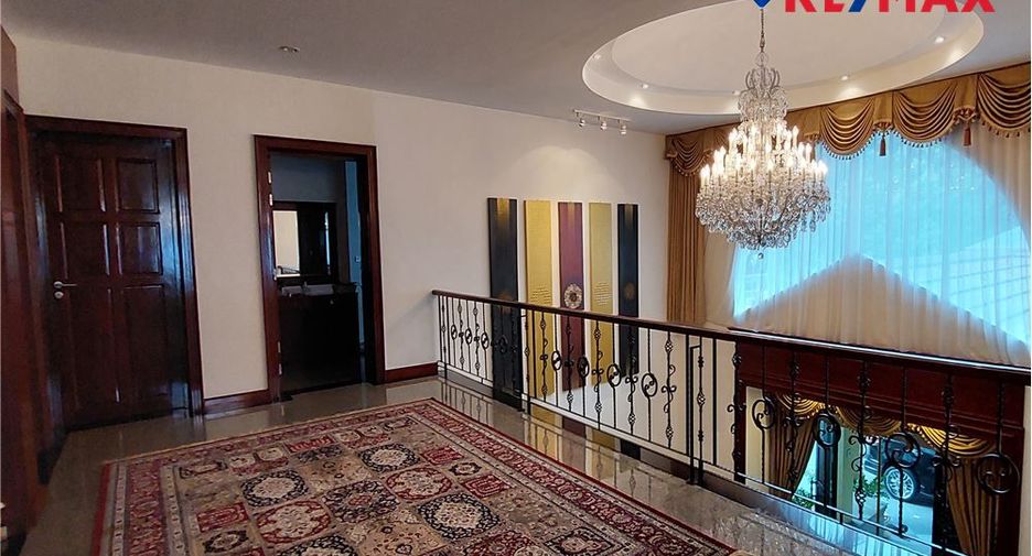 For sale 7 bedrooms house in Pratumnak, Pattaya
