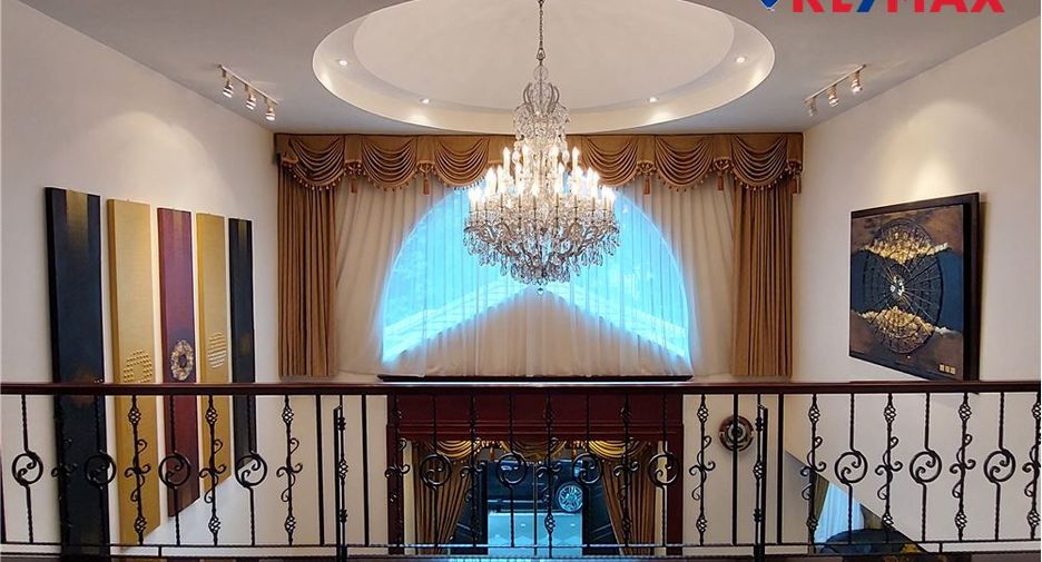 For sale 7 bedrooms house in Pratumnak, Pattaya