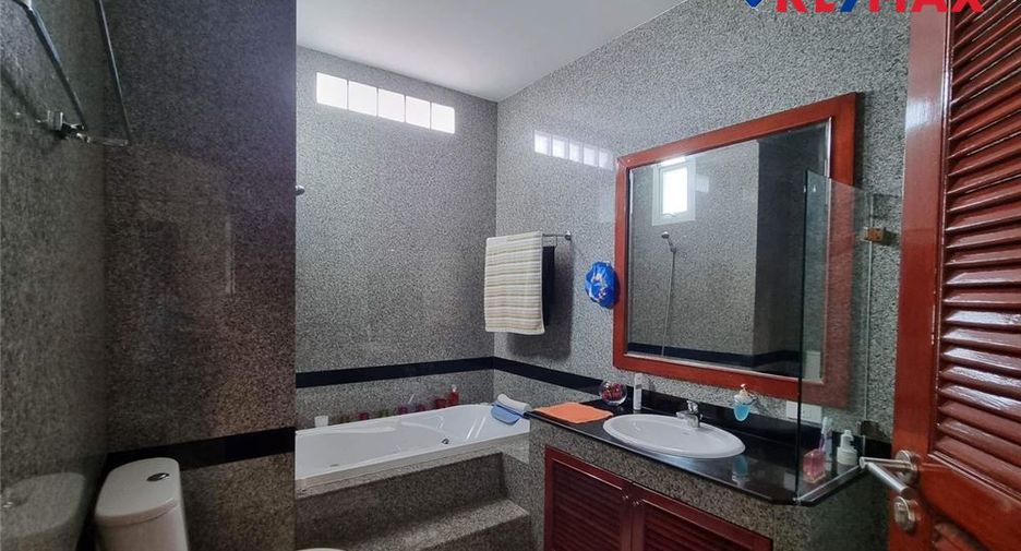 For sale 7 bedrooms house in Pratumnak, Pattaya