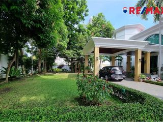 Casa en venta de 7 habitaciones en Bang Lamung, Chonburi