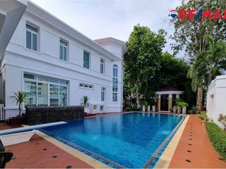 Casa en venta de 7 habitaciones en Bang Lamung, Chonburi